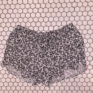 Brandy Melville back and white floral flows shorts